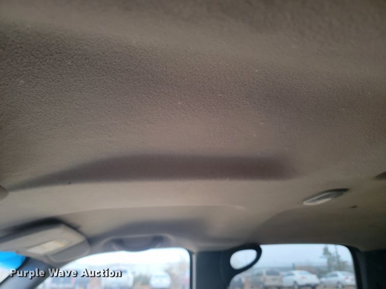 image for item LL9713 2001 Chevrolet Suburban  SUV