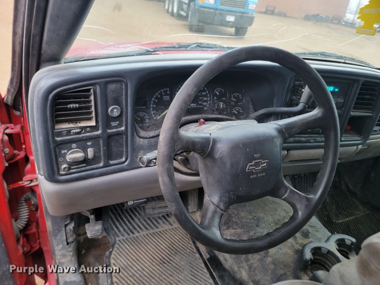 image for item LL9713 2001 Chevrolet Suburban  SUV