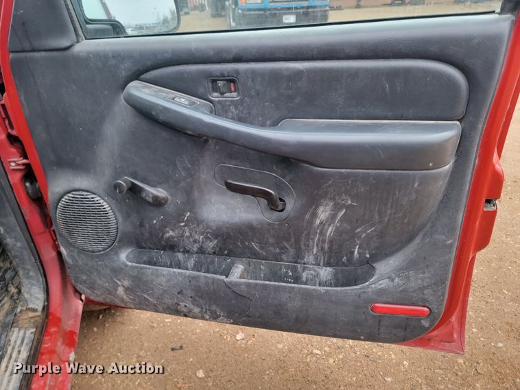 image for item LL9713 2001 Chevrolet Suburban  SUV