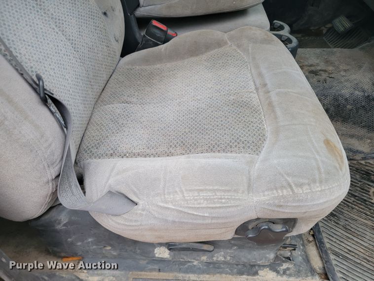 image for item LL9713 2001 Chevrolet Suburban  SUV