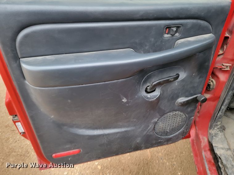 image for item LL9713 2001 Chevrolet Suburban  SUV