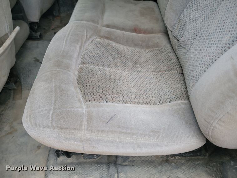 image for item LL9713 2001 Chevrolet Suburban  SUV