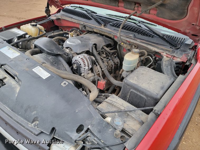 image for item LL9713 2001 Chevrolet Suburban  SUV