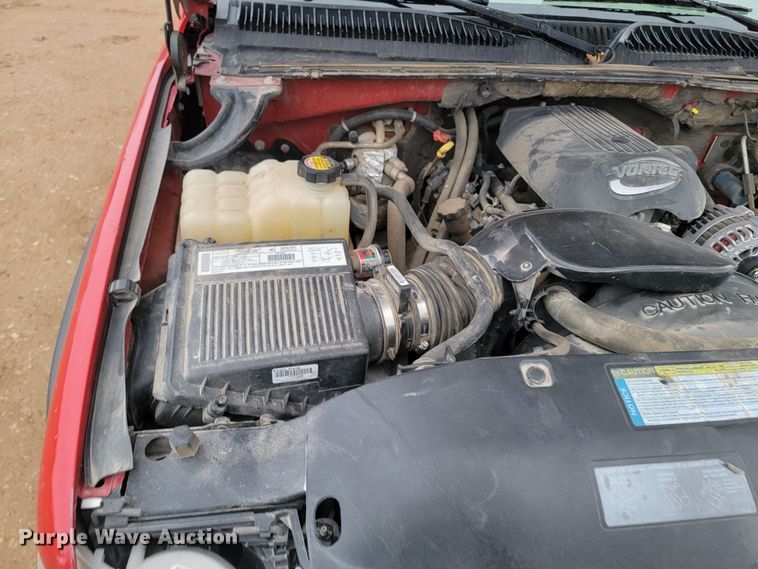 image for item LL9713 2001 Chevrolet Suburban  SUV