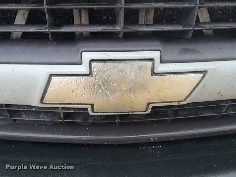 image for item LL9713 2001 Chevrolet Suburban  SUV