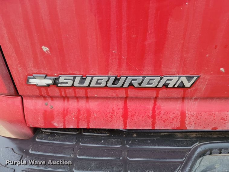 image for item LL9713 2001 Chevrolet Suburban  SUV