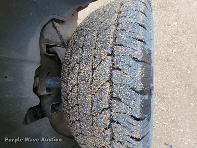 image for item LL9713 2001 Chevrolet Suburban  SUV