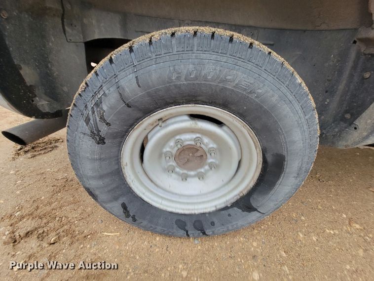 image for item LL9713 2001 Chevrolet Suburban  SUV