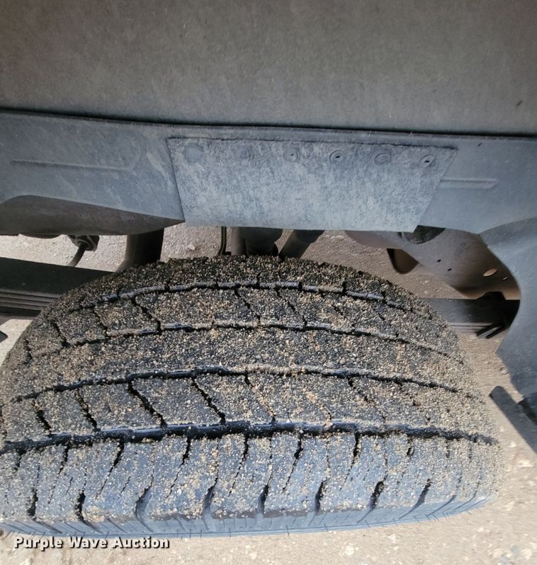 image for item LL9713 2001 Chevrolet Suburban  SUV