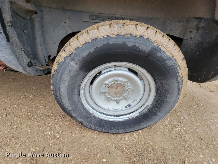 image for item LL9713 2001 Chevrolet Suburban  SUV