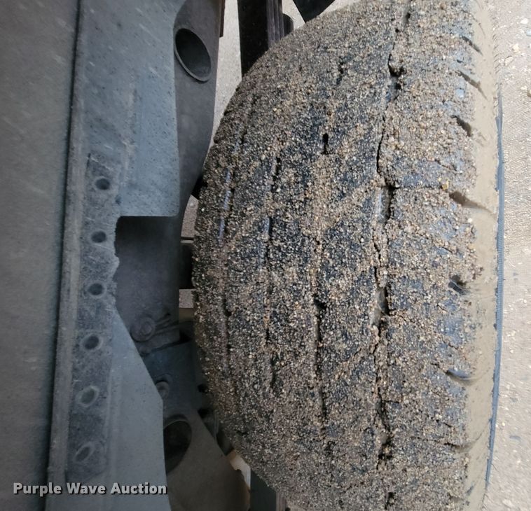 image for item LL9713 2001 Chevrolet Suburban  SUV