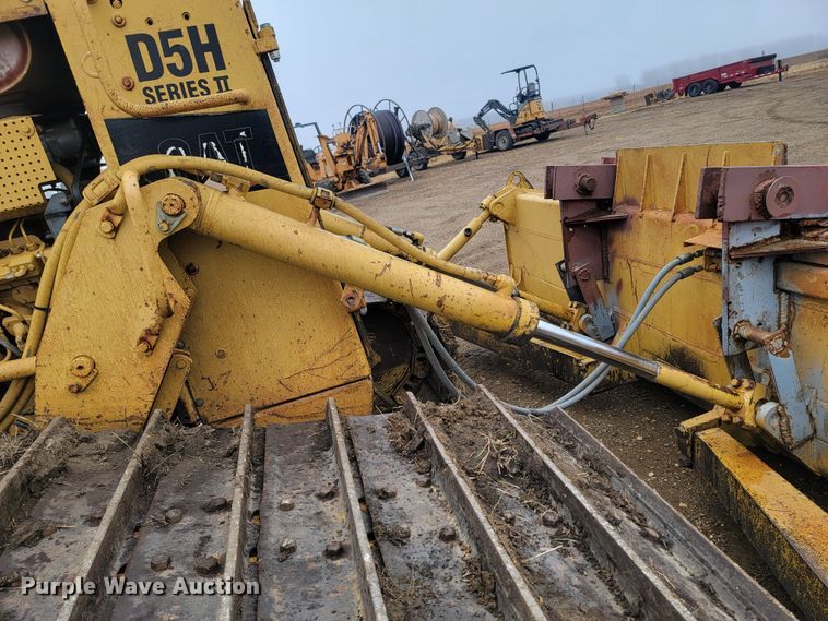 image for item LL9721 Caterpillar D5H LGP Series II  dozer