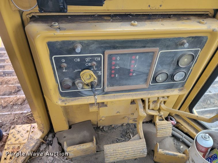 image for item LL9721 Caterpillar D5H LGP Series II  dozer