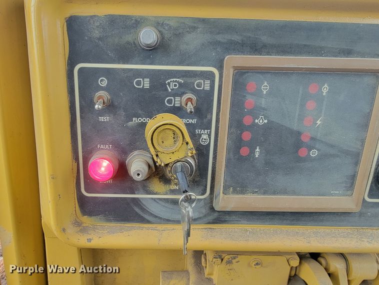 image for item LL9721 Caterpillar D5H LGP Series II  dozer