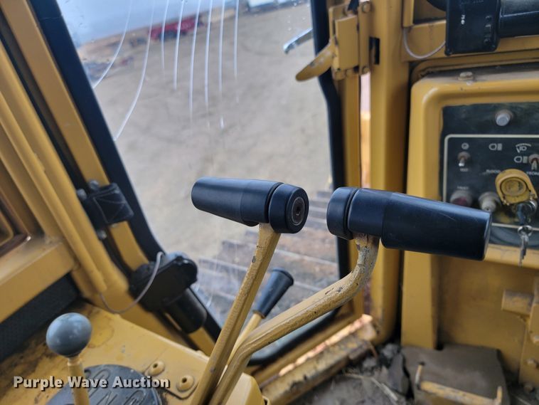 image for item LL9721 Caterpillar D5H LGP Series II  dozer