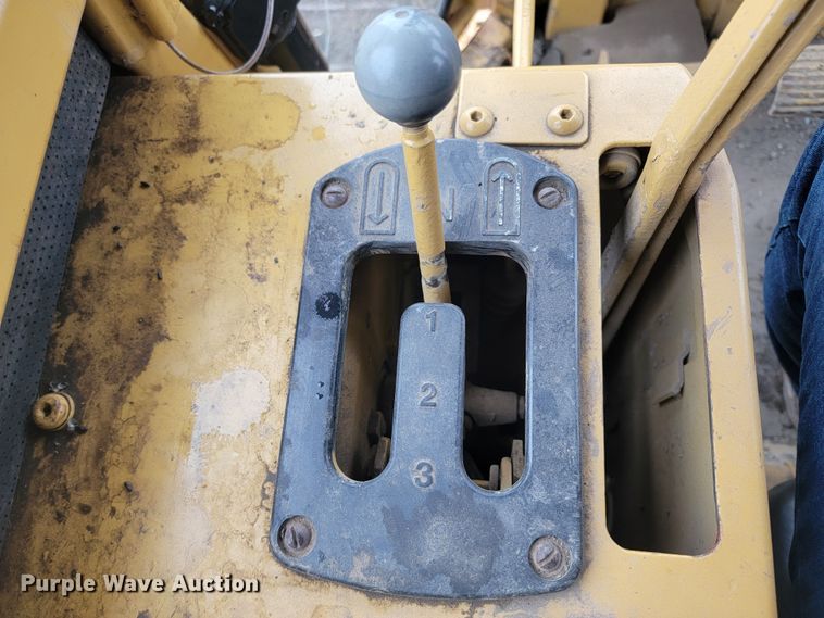 image for item LL9721 Caterpillar D5H LGP Series II  dozer