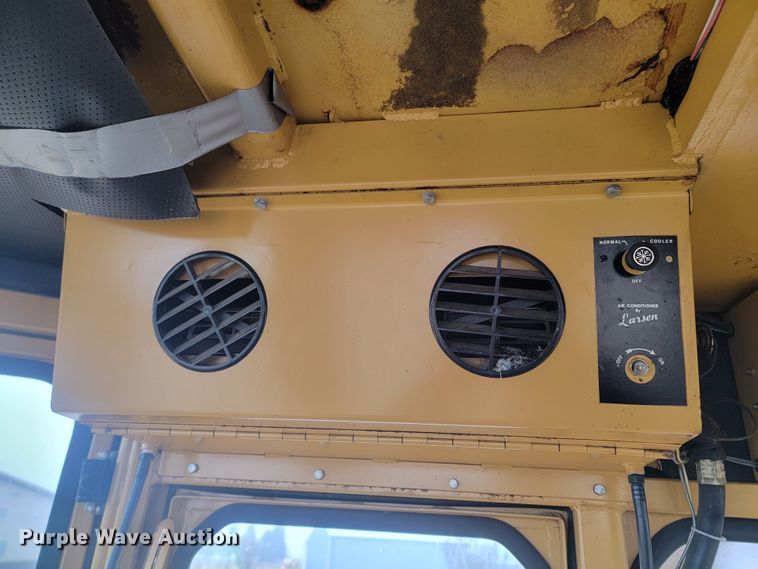 image for item LL9721 Caterpillar D5H LGP Series II  dozer