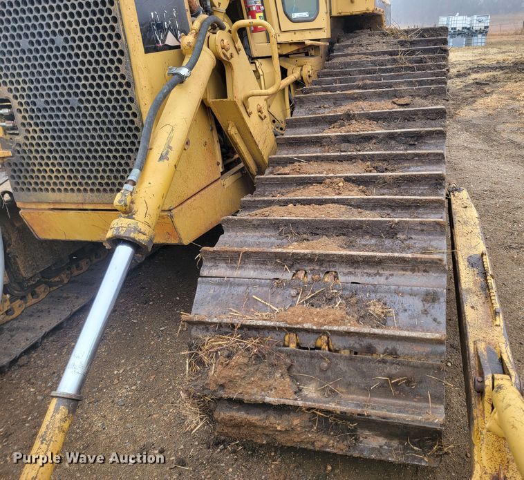image for item LL9721 Caterpillar D5H LGP Series II  dozer
