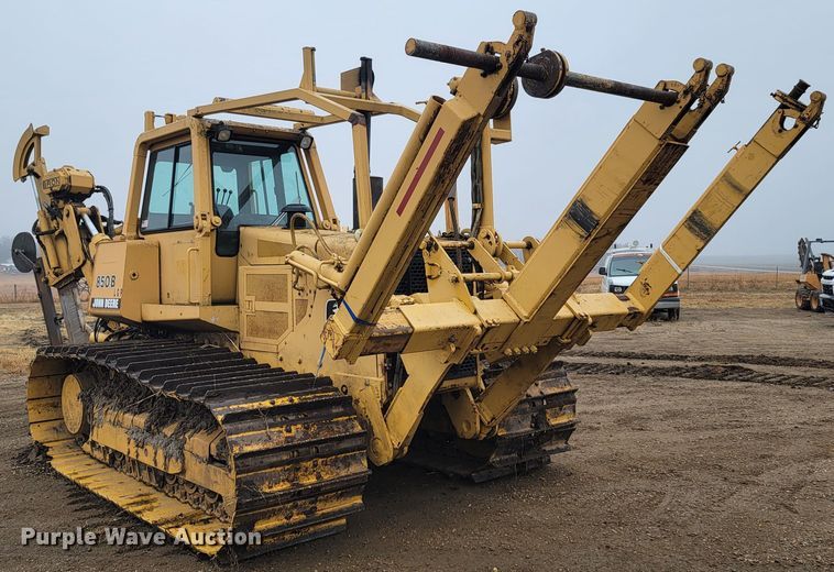 image for item LL9722 1991 John Deere 850B LGP  cable plow