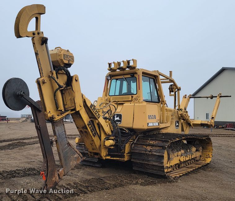 image for item LL9722 1991 John Deere 850B LGP  cable plow