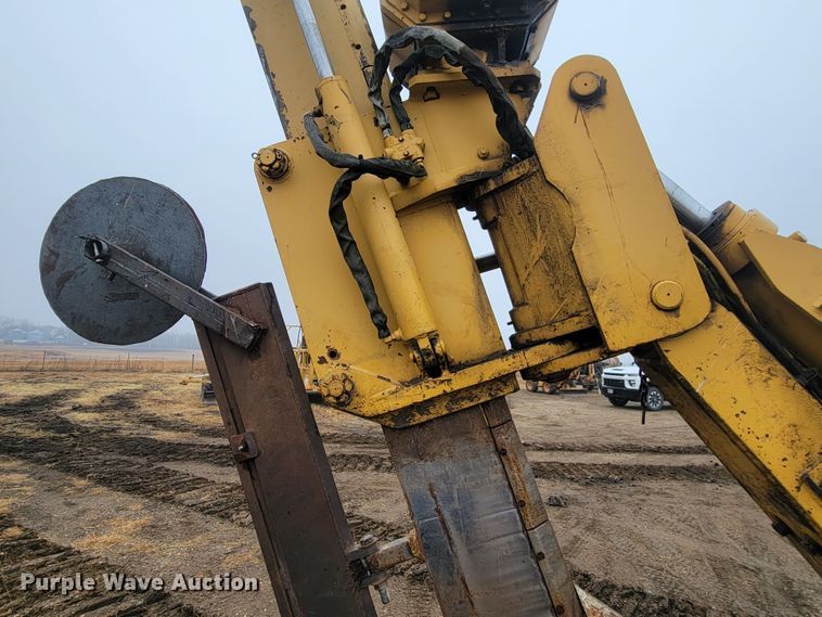 image for item LL9722 1991 John Deere 850B LGP  cable plow