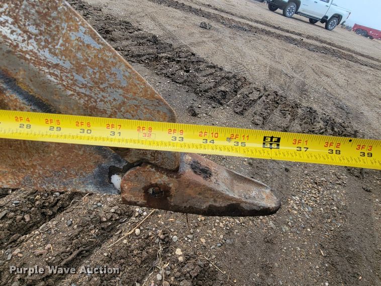 image for item LL9722 1991 John Deere 850B LGP  cable plow