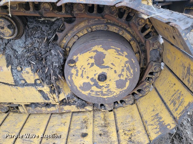 image for item LL9722 1991 John Deere 850B LGP  cable plow