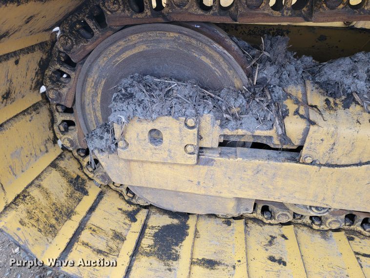 image for item LL9722 1991 John Deere 850B LGP  cable plow