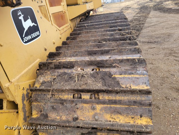 image for item LL9722 1991 John Deere 850B LGP  cable plow