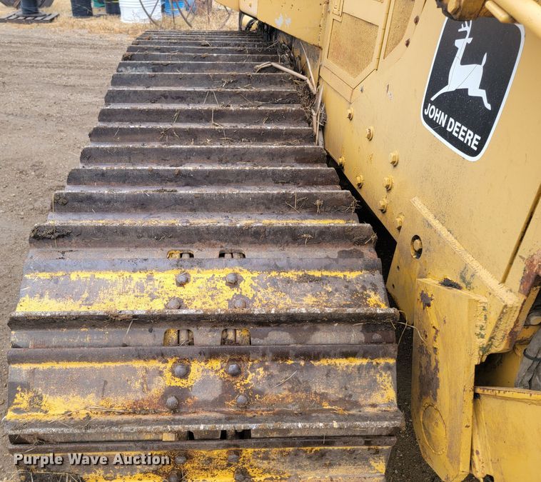 image for item LL9722 1991 John Deere 850B LGP  cable plow