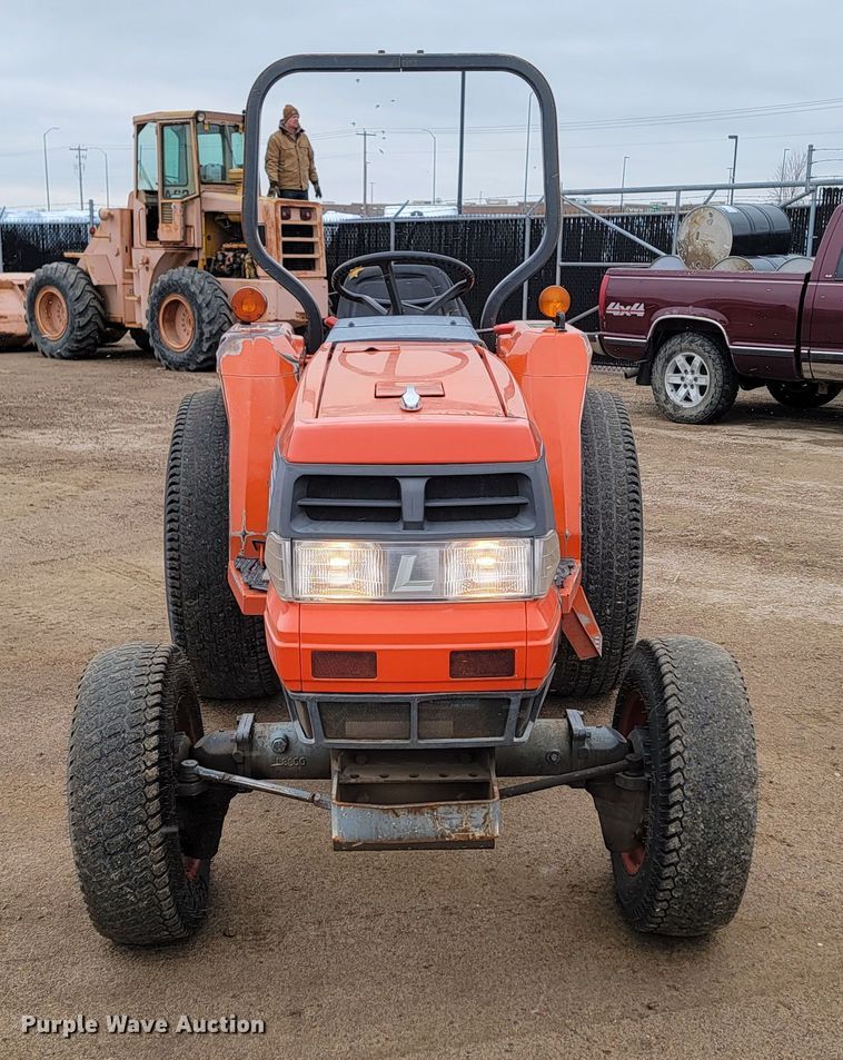 image for item LL9726 Kubota L3300  MFWD tractor