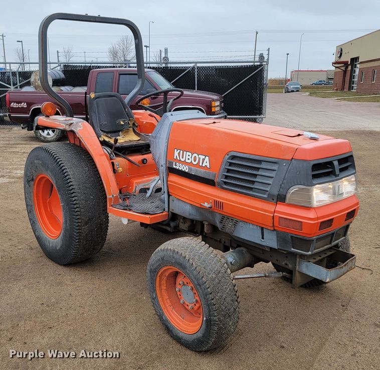 image for item LL9726 Kubota L3300  MFWD tractor
