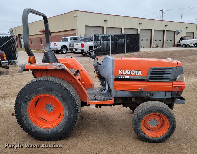 image for item LL9726 Kubota L3300  MFWD tractor