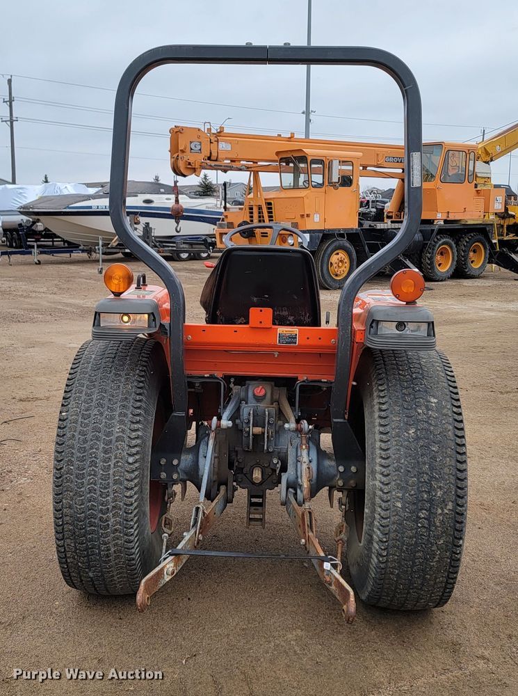 image for item LL9726 Kubota L3300  MFWD tractor