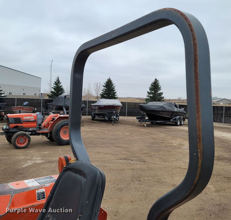 image for item LL9726 Kubota L3300  MFWD tractor