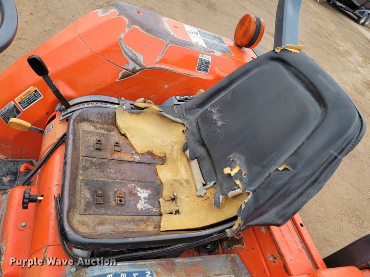 image for item LL9726 Kubota L3300  MFWD tractor
