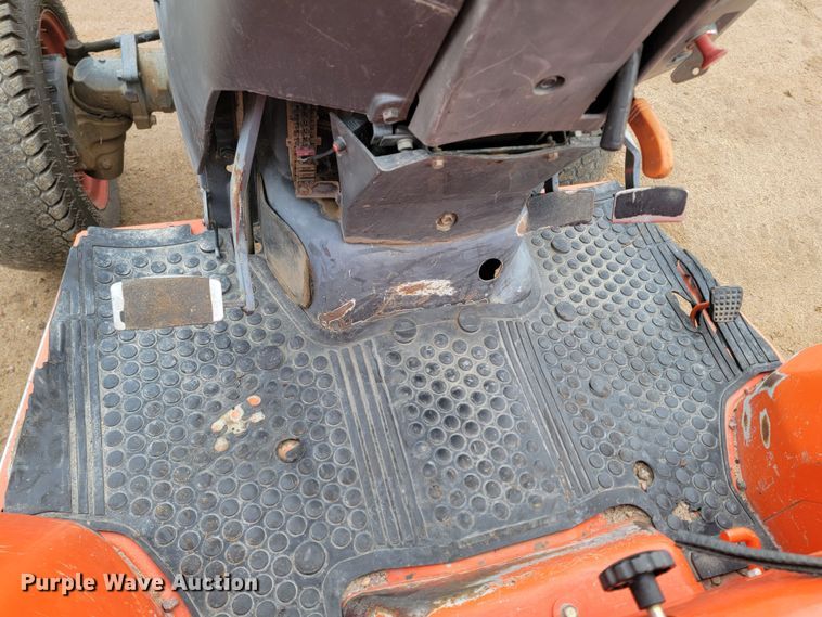 image for item LL9726 Kubota L3300  MFWD tractor