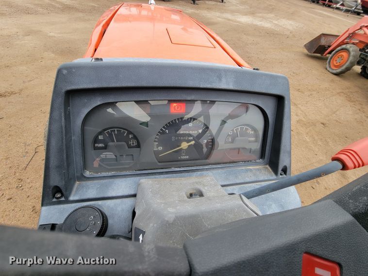 image for item LL9726 Kubota L3300  MFWD tractor