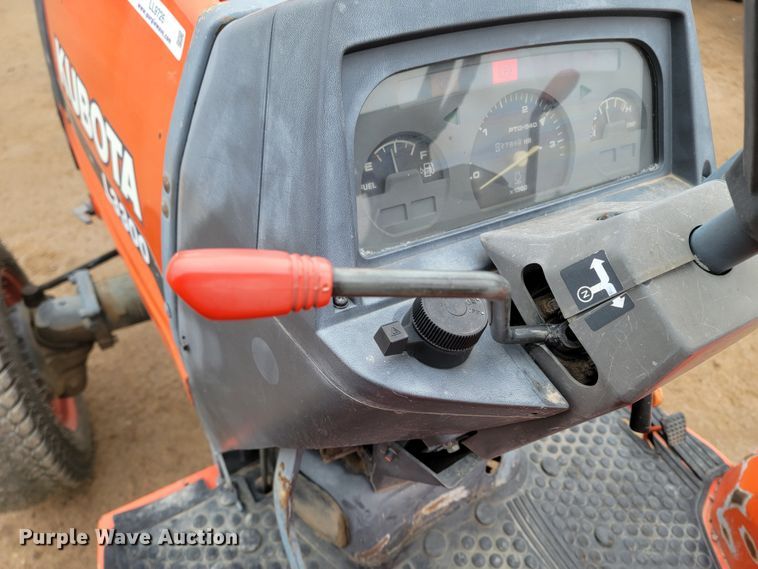 image for item LL9726 Kubota L3300  MFWD tractor