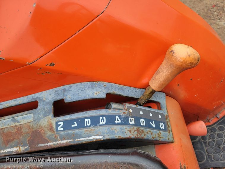 image for item LL9726 Kubota L3300  MFWD tractor