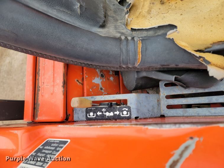 image for item LL9726 Kubota L3300  MFWD tractor