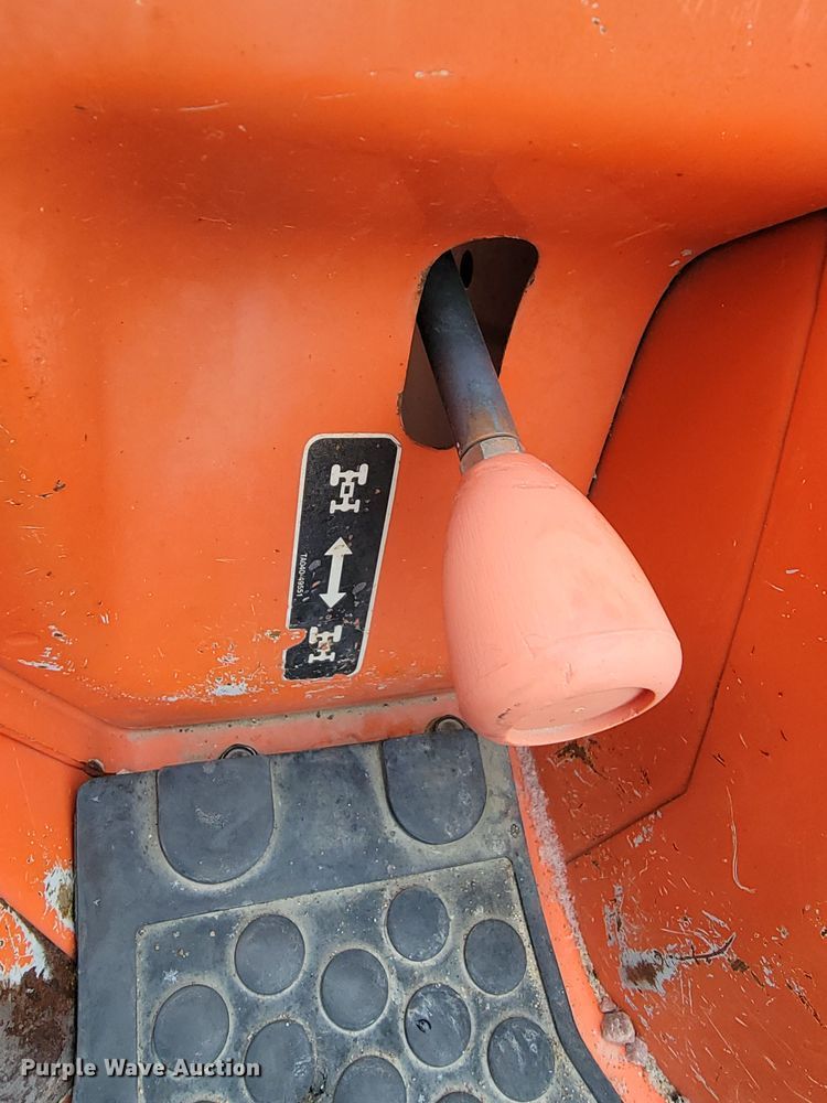 image for item LL9726 Kubota L3300  MFWD tractor