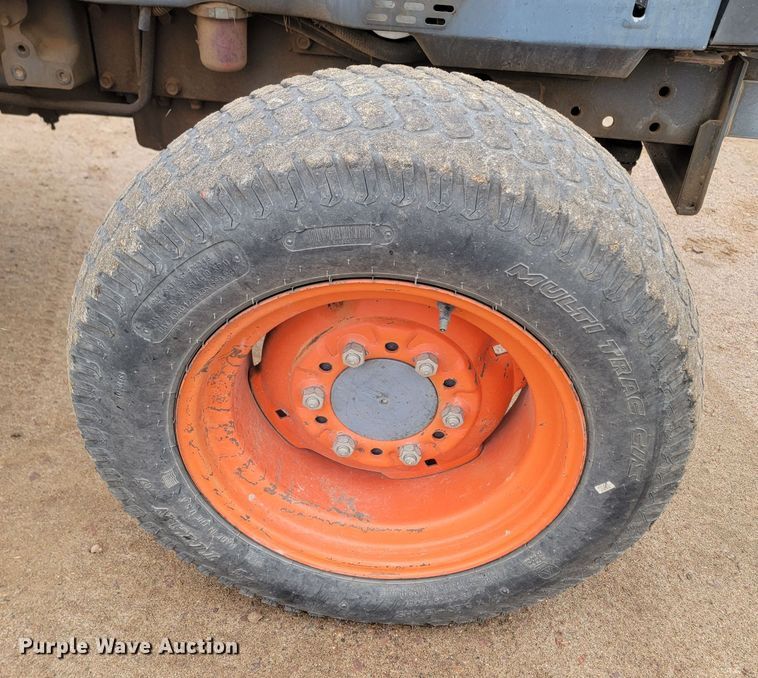 image for item LL9726 Kubota L3300  MFWD tractor