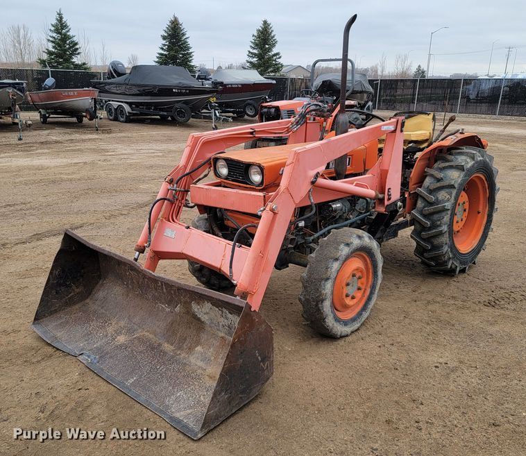 Kubota L275 MFWD tractor in Sioux Falls, SD Item LL9727 sold Purple