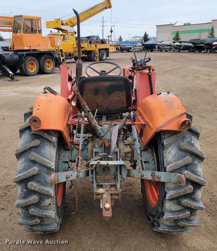 image for item LL9727 Kubota L275  MFWD tractor