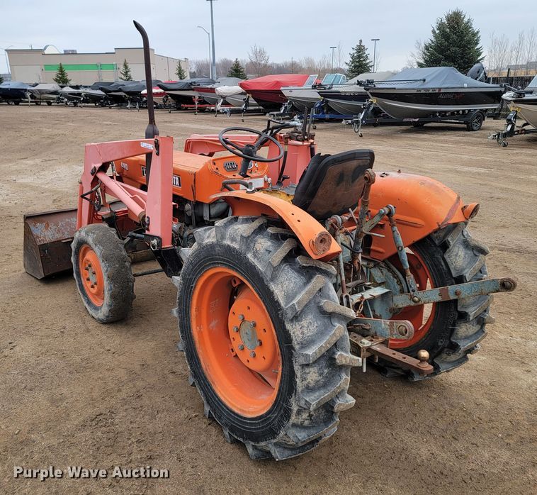 image for item LL9727 Kubota L275  MFWD tractor