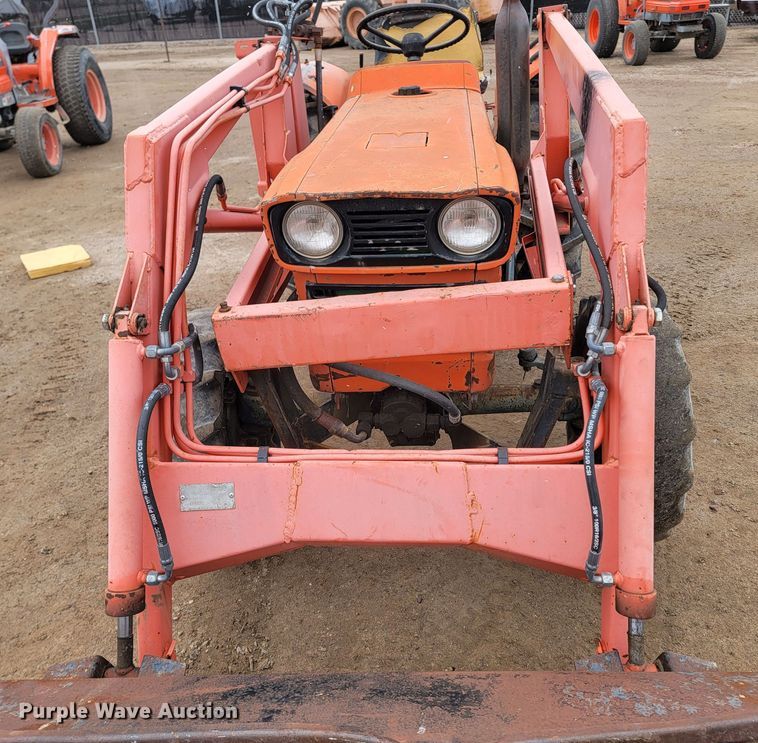 image for item LL9727 Kubota L275  MFWD tractor
