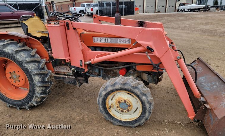 image for item LL9727 Kubota L275  MFWD tractor