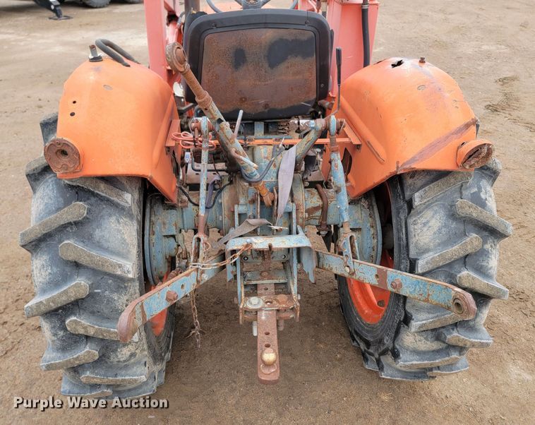 image for item LL9727 Kubota L275  MFWD tractor