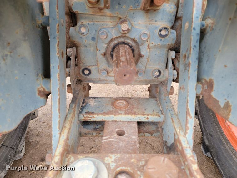 image for item LL9727 Kubota L275  MFWD tractor